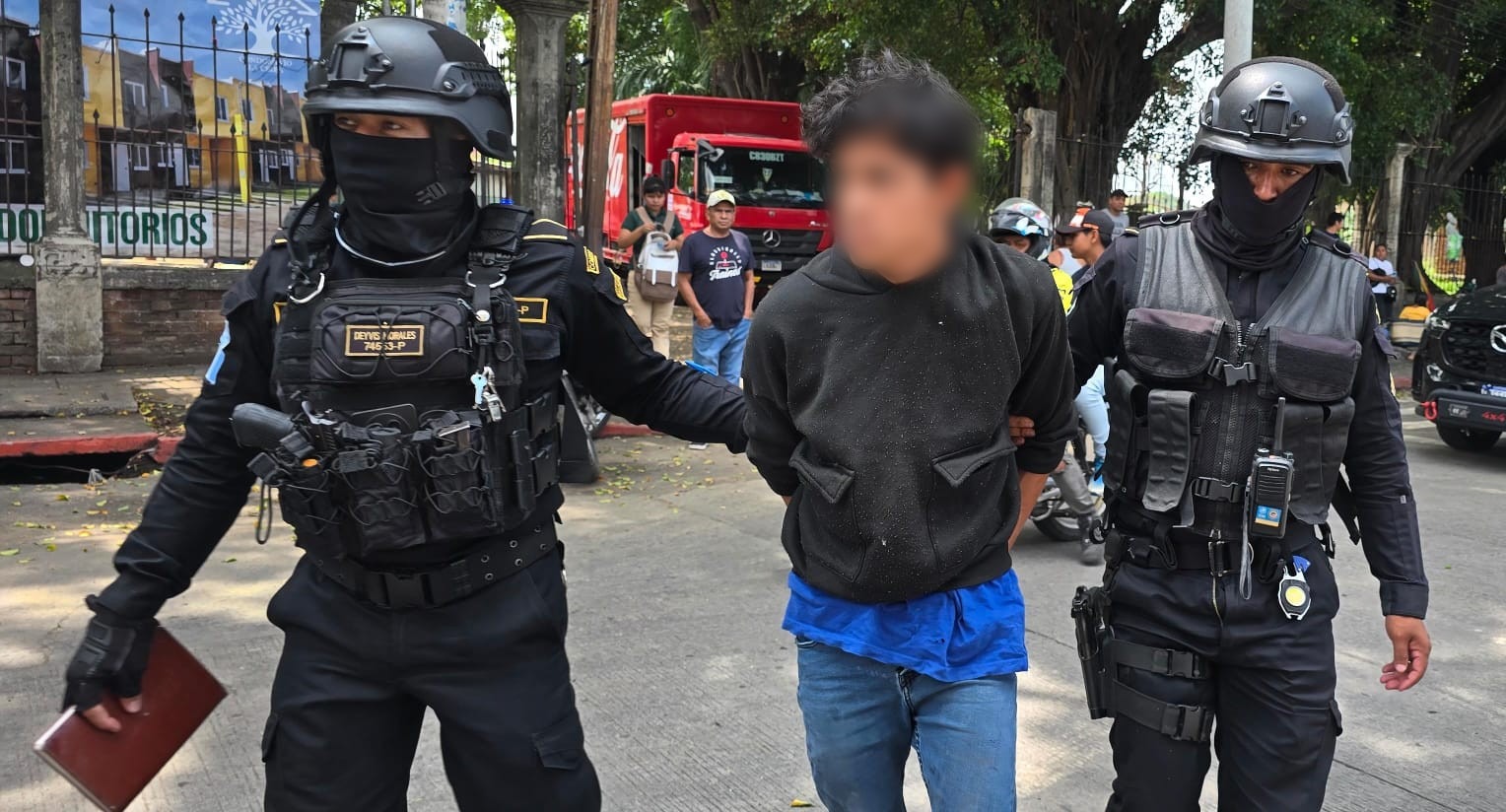 Sorprendido asaltando a dos estudiantes en Escuintla