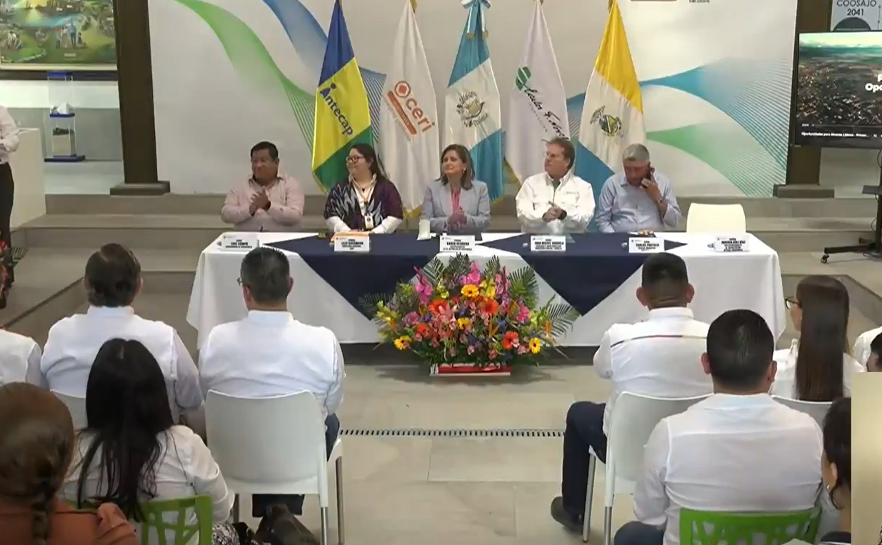 Vicepresidenta inaugura programa “Oportunidades para Jóvenes Líderes” en Chiquimula