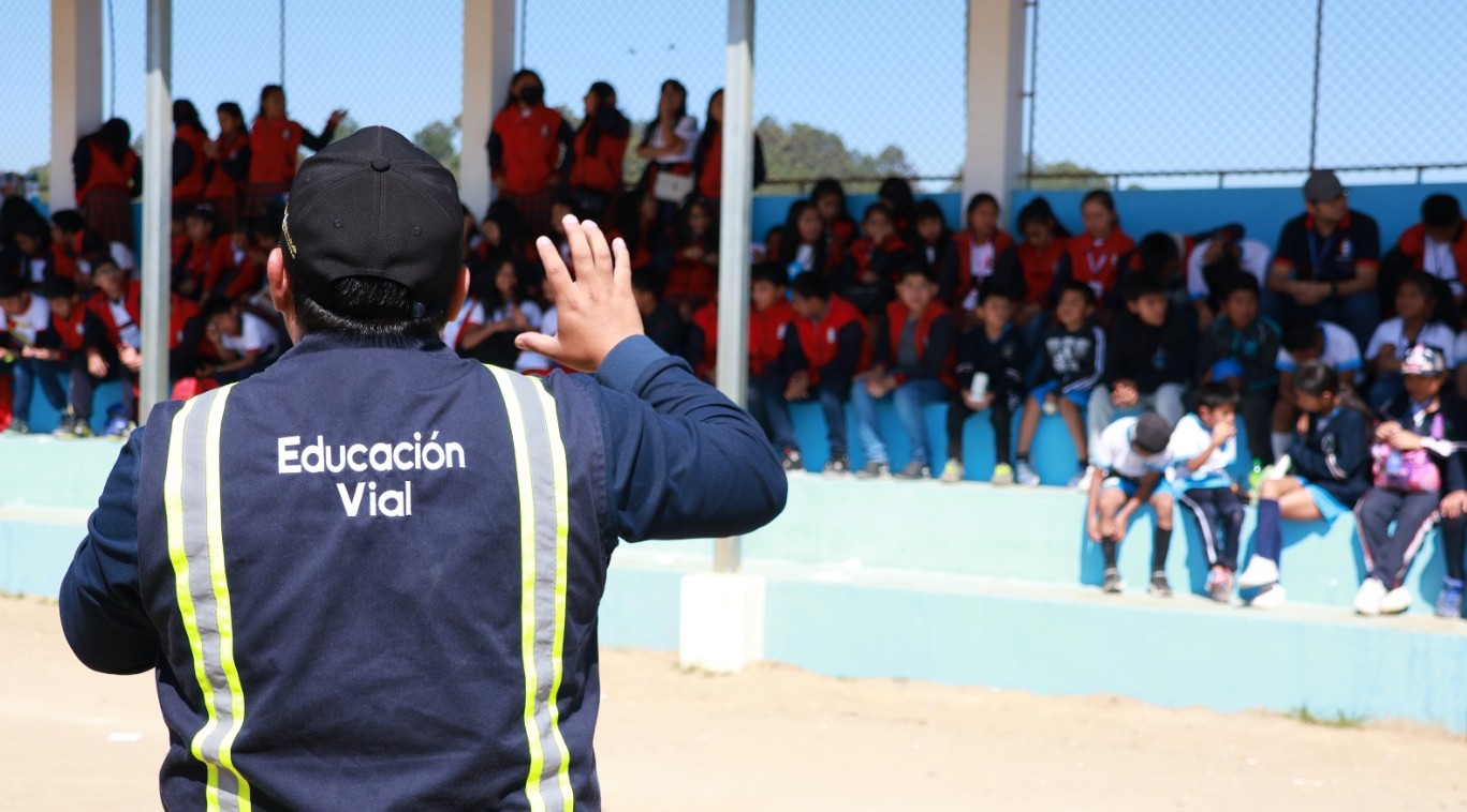 Programa Un Día con mi Comunidad de PNC llega a Sumpango