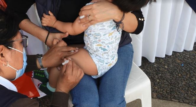 Ministerio de Salud implementa estrategia dosis cero para vacunar contra el sarampión a bebés de 6 a 11 meses